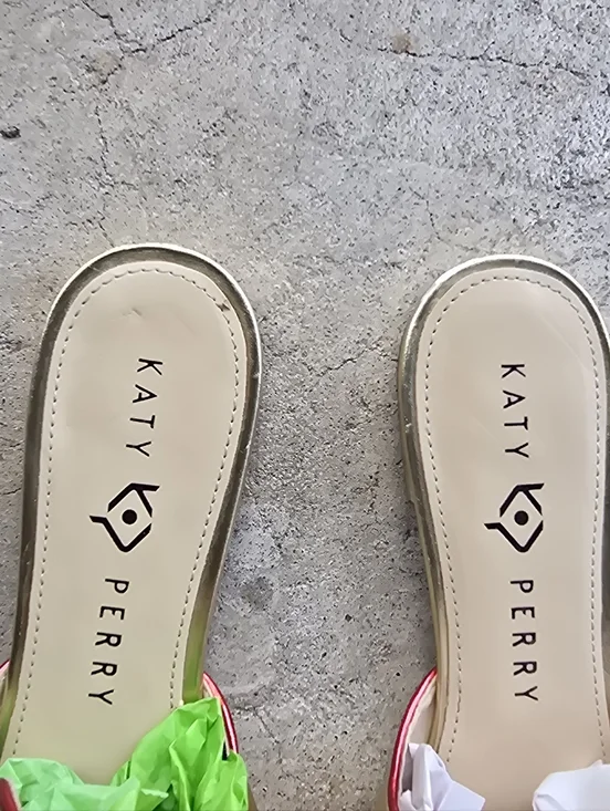 Katy Perry Women's the Stephanie Mule Flat Shoes Gold Red Size 9M Gift BOW - Picture 4 of 4